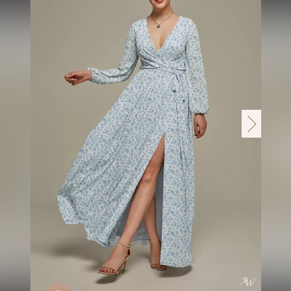 AW bridalDIVAN DRESS
Skyblue Star Floral wedding formal party $135 party winter